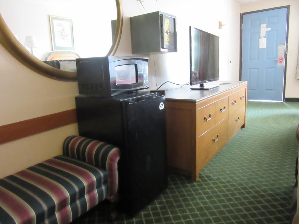 Econo Lodge Pooler - Savannah I-95 Extérieur photo