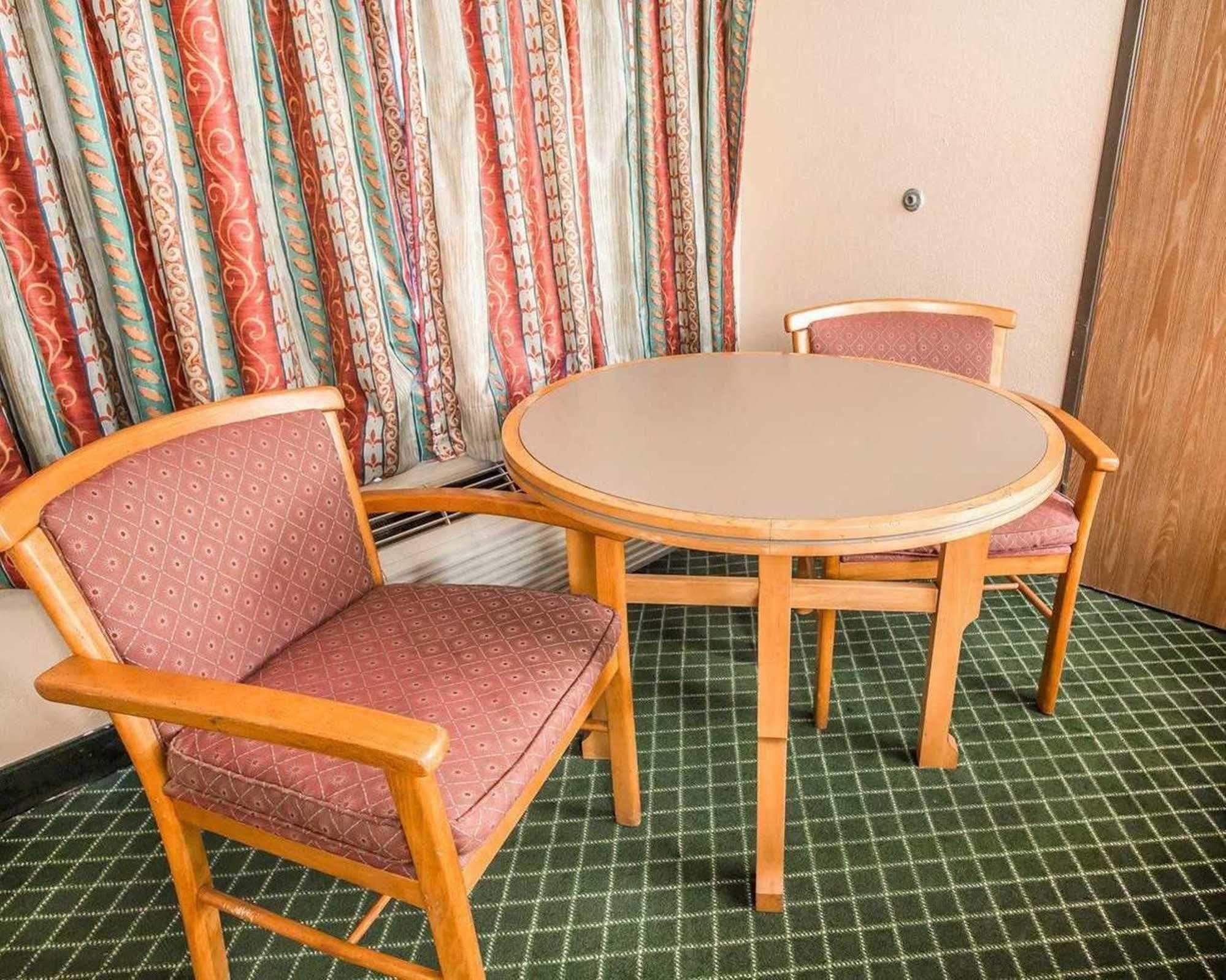Econo Lodge Pooler - Savannah I-95 Extérieur photo
