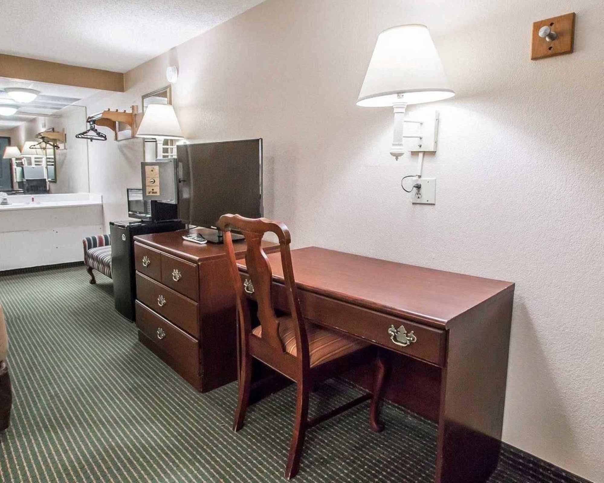 Econo Lodge Pooler - Savannah I-95 Extérieur photo